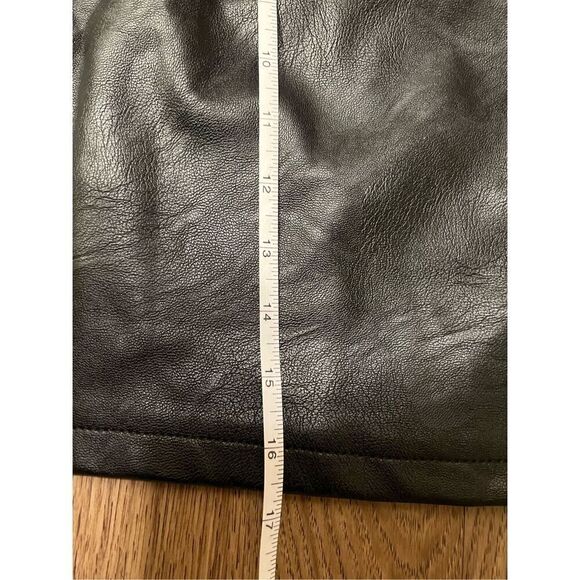 Topshop faux leather mini skirt side Slit Detail in black size US 4 - Picture 8 of 8
